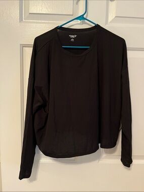 NWT Old Navy Black Long Sleeve Cropped Active Top